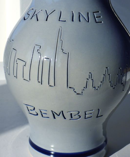 Motiv Bembel Frankfurt Skyline