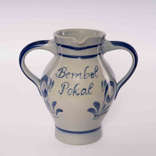 Bembel Pokal – Apfelwein Krug im Trophäenstil
