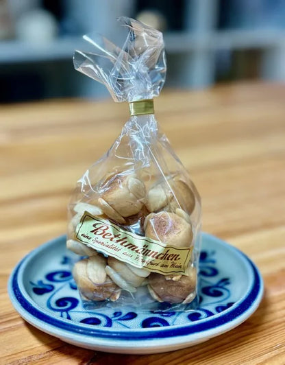 Original Frankfurter Bethmännchen online bestellen. Exklusive Geschenke für Geschäftspartner und Kunden. #Bethmännchen #Geschenke #Frankfurt #Geschenkeonline